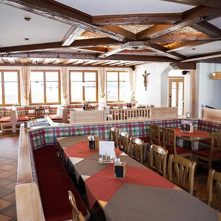 Hotell Gasthaus-landhotel Traunstein 3*